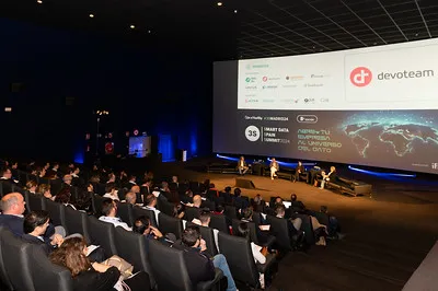 Mesa redonda Smart Data Spain Summit 2024 Kinépolis Ciudad de la Imagen